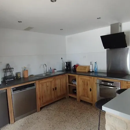 Joli De Caractere En Bord De Riviere