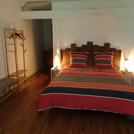 Joli De Caractere En Bord De Riviere 公寓